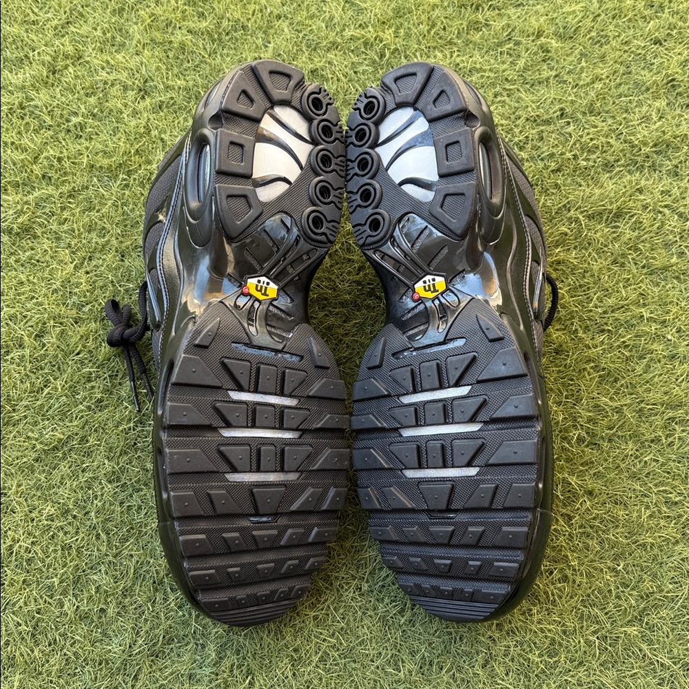 Nike Air Max Plus - Picture 5 of 5